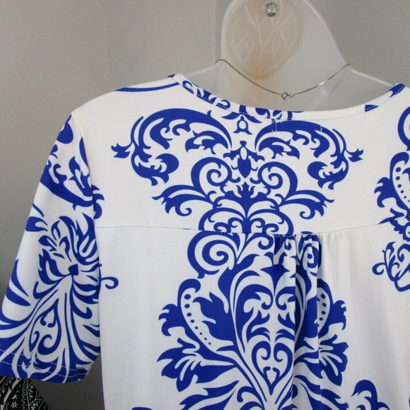 ๐HP๐ Floral Printed Short Sleeve V Neck T-Shirt - Picture 7 of 8